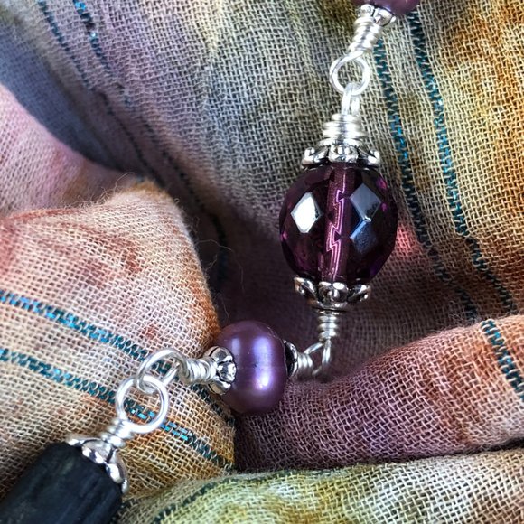 29" black Tulasi with purple pearls and purple glass beads - Picture 4 of 10